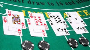 Tangkapan layar aplikasi dewo328 menampilkan permainan slot Aviator dan Sweet Bonanza